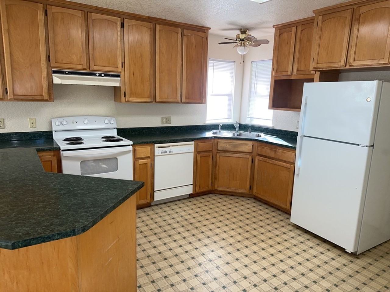 6067 Beechwood Dr - Photo 7 of 28