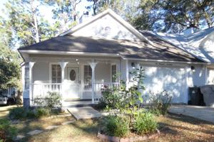 featured image of 10017 Foxrun Rd