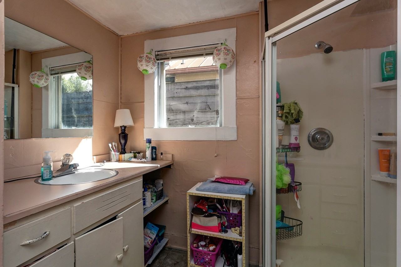 614 Potter St - Photo 6 of 11