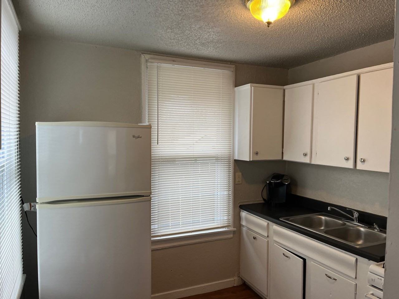 1411 N Klein Ave - Photo 5 of 18