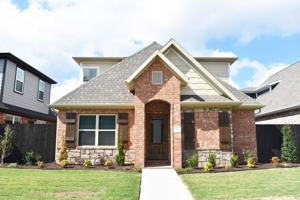 featured image of 723 N Salem Rd