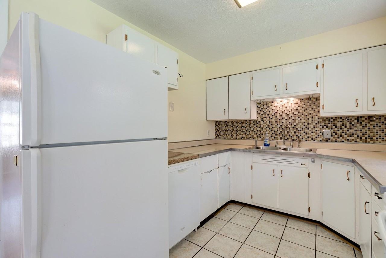 713 Breen Dr - Photo 5 of 17