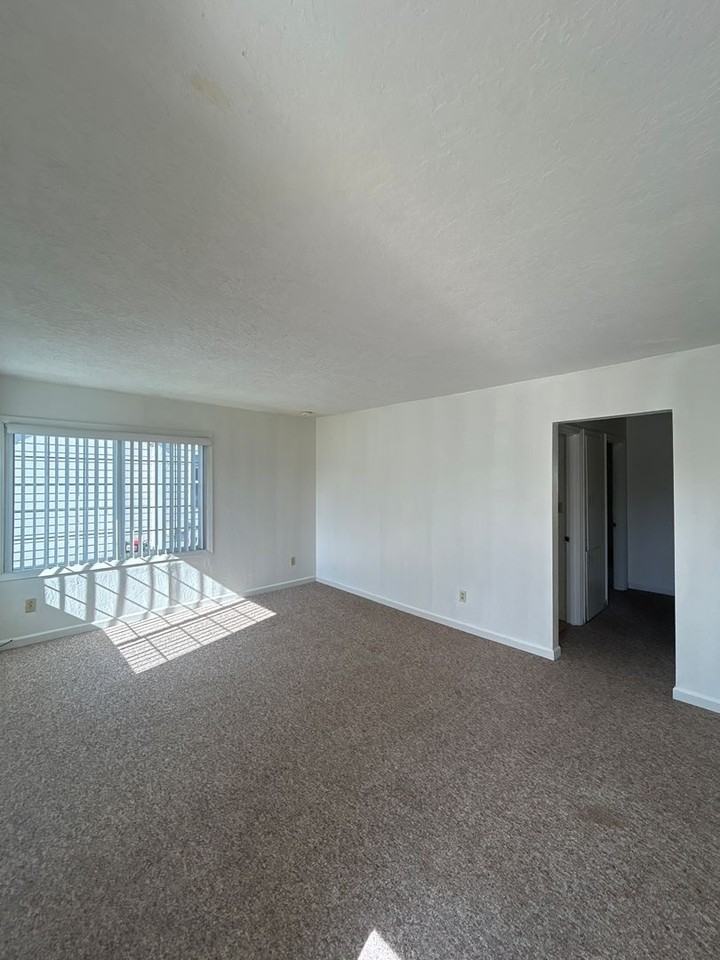 3158 Florida St - Photo 2 of 14