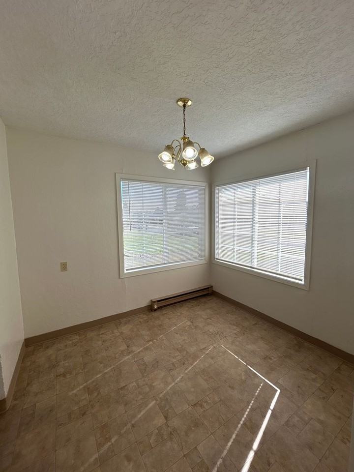 3158 Florida St - Photo 4 of 14