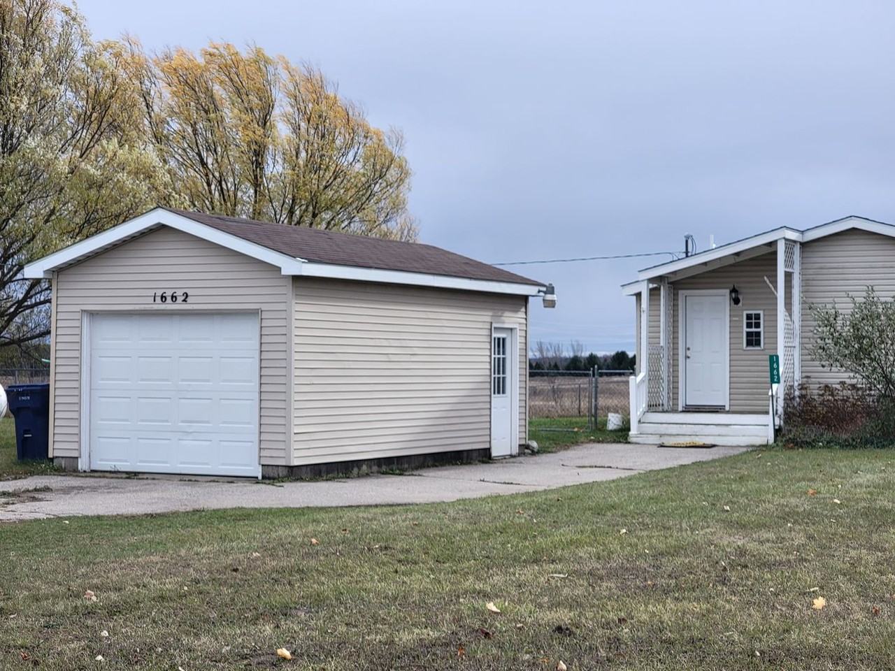 1662 Secor Farms Trl - Photo 3 of 19