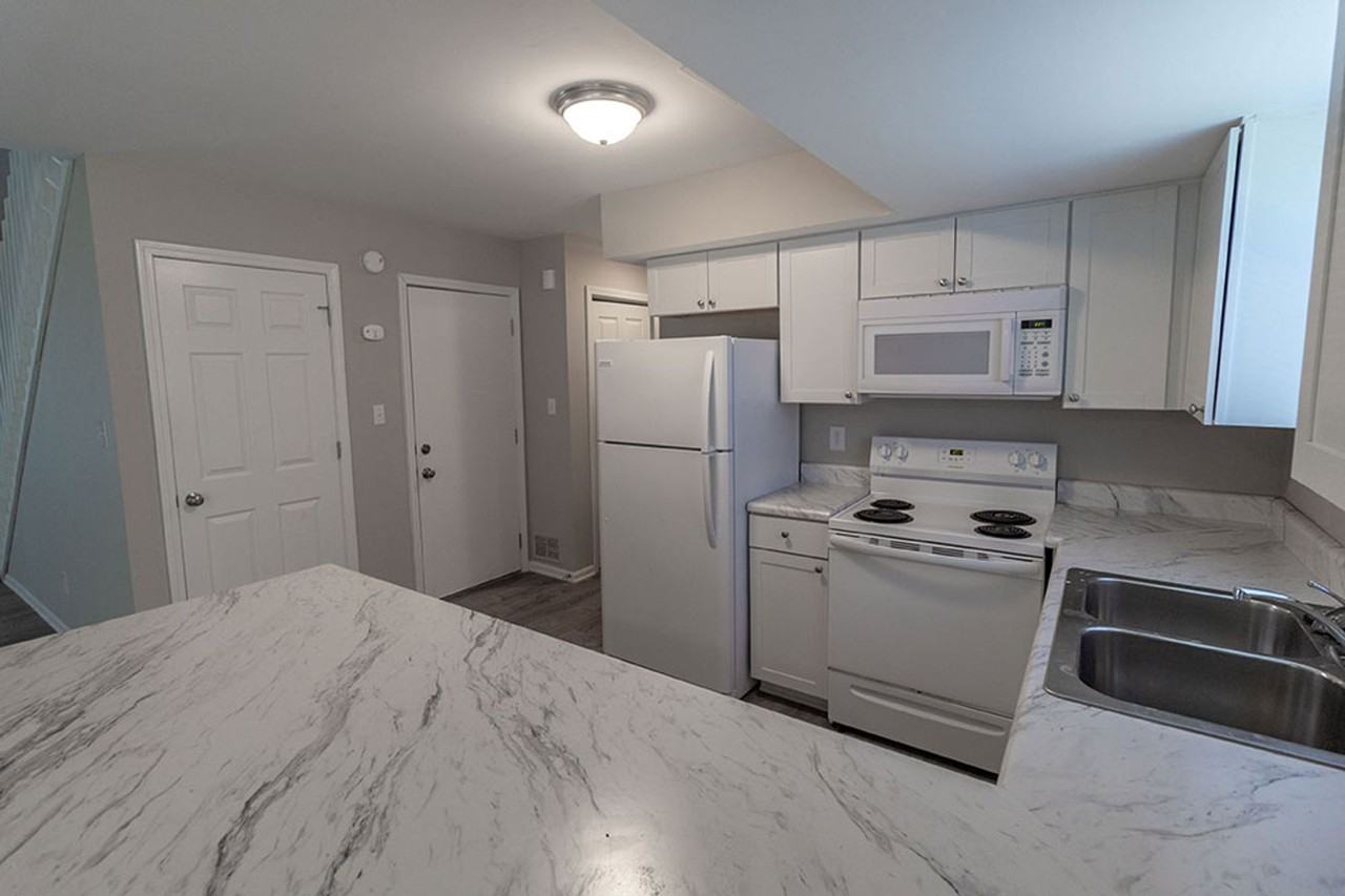 1912 Mirtle Grove Ct - Photo 7 of 34