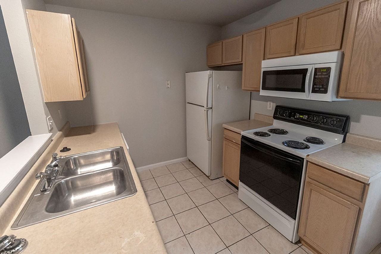 1601 Bold Ruler Ct - Photo 2 of 16