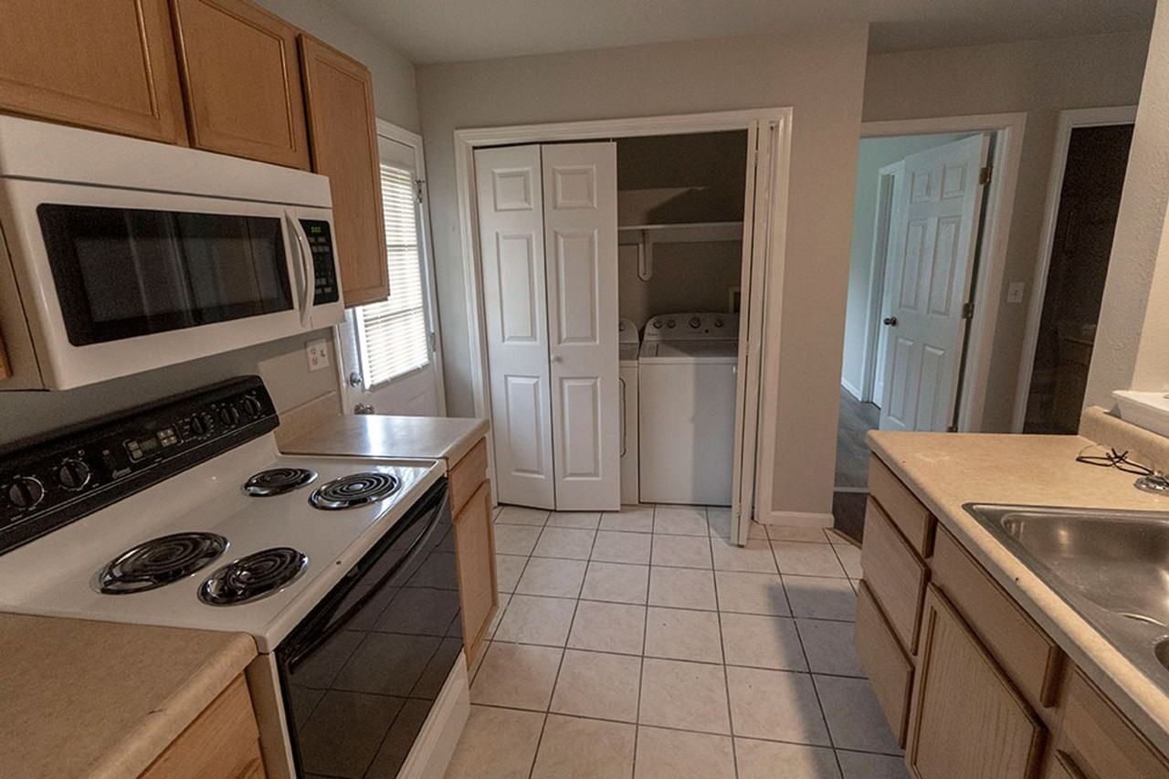 1601 Bold Ruler Ct - Photo 3 of 16