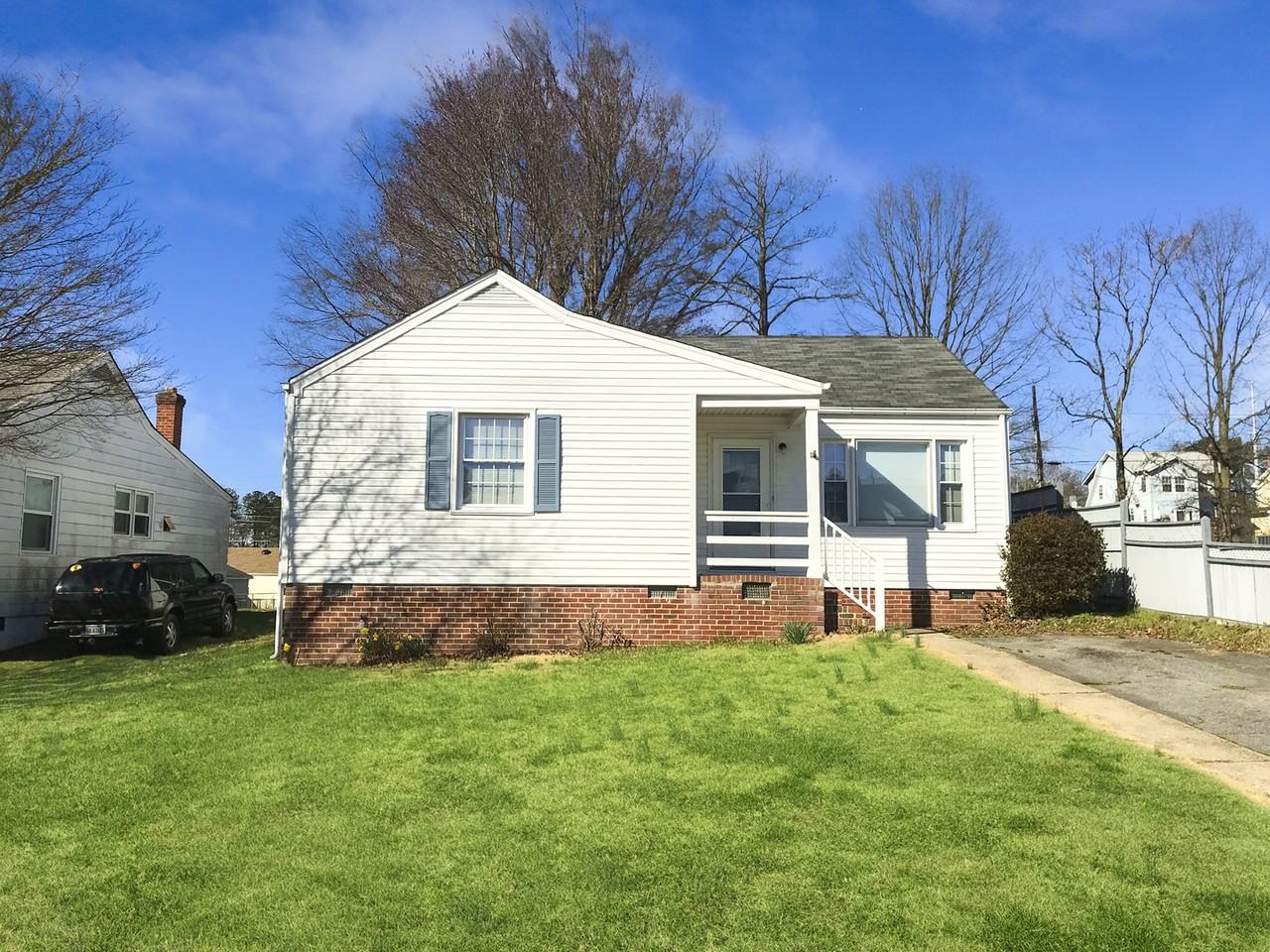 7418 Wentworth Ave - Photo 2 of 19