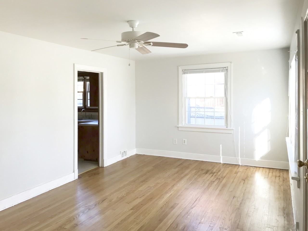 7418 Wentworth Ave - Photo 4 of 19