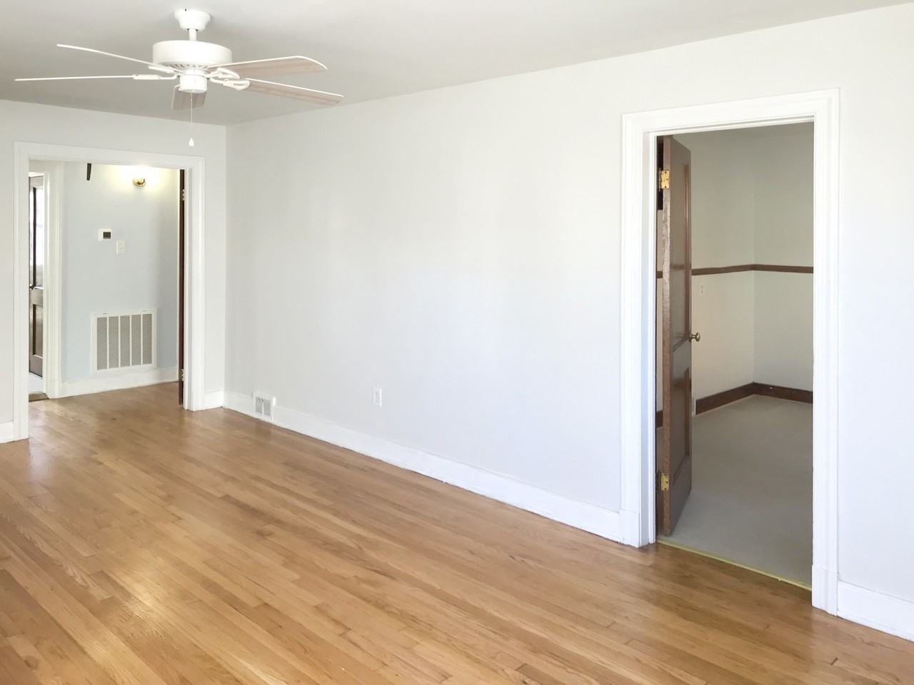 7418 Wentworth Ave - Photo 5 of 19