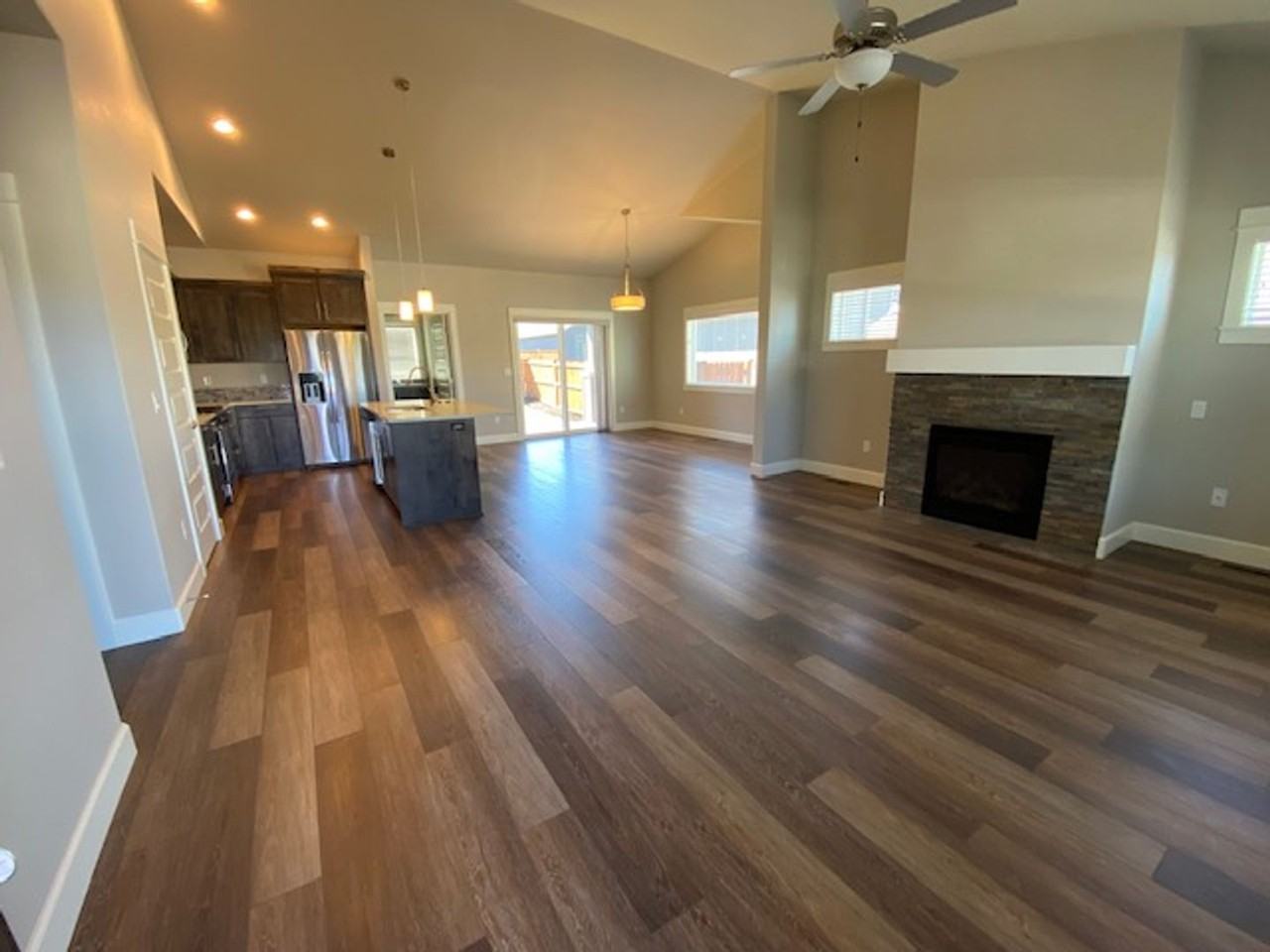 63856 Hunters Cir - Photo 2 of 12