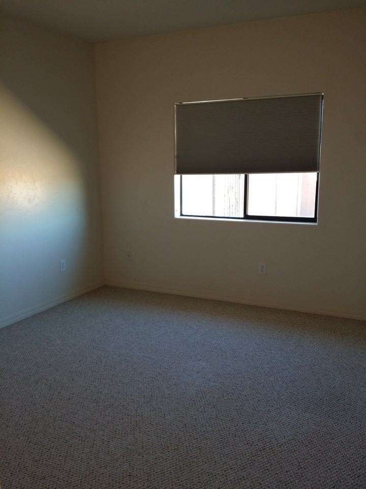 4326 S Featherbush Ct - Photo 7 of 22