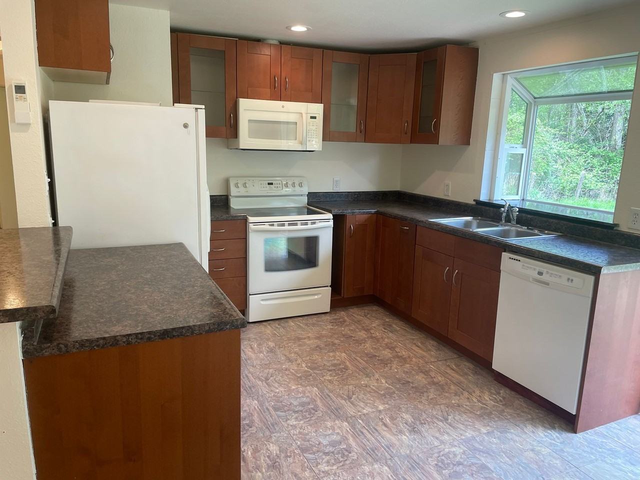 4677 Tompkins Rd - Photo 6 of 19