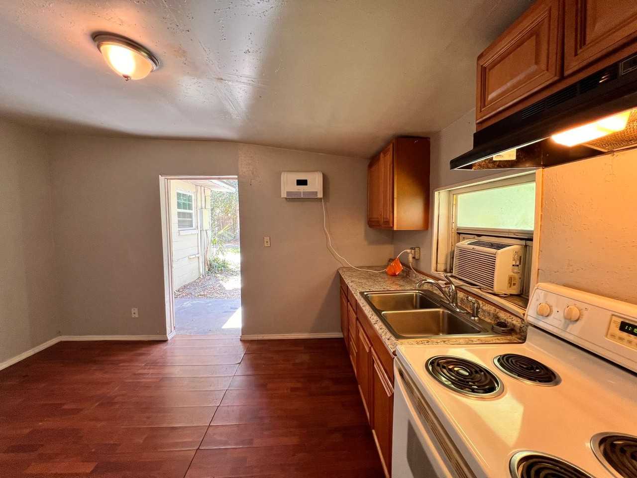 422 Rockpit Rd - Photo 3 of 16