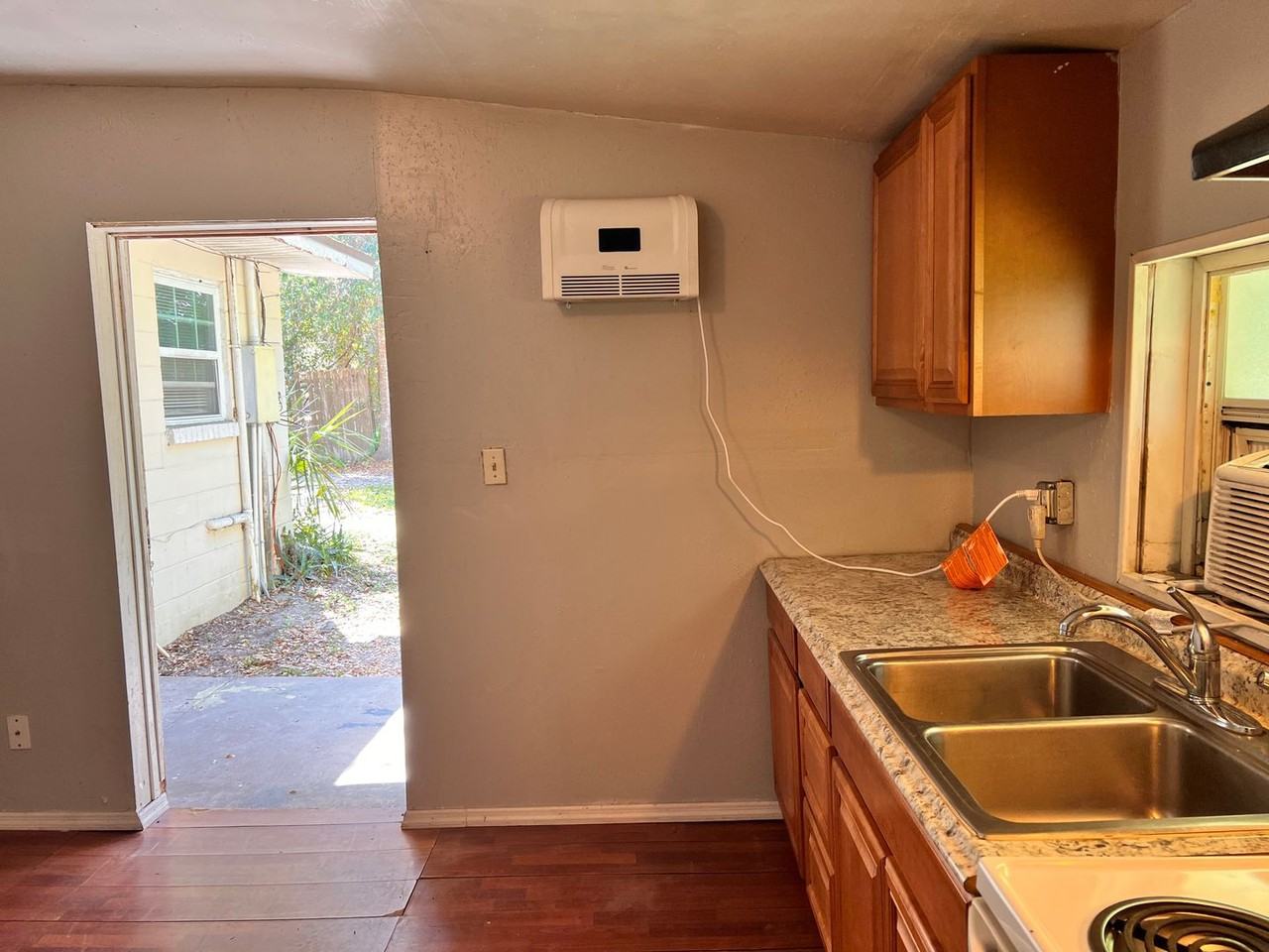 422 Rockpit Rd - Photo 4 of 16