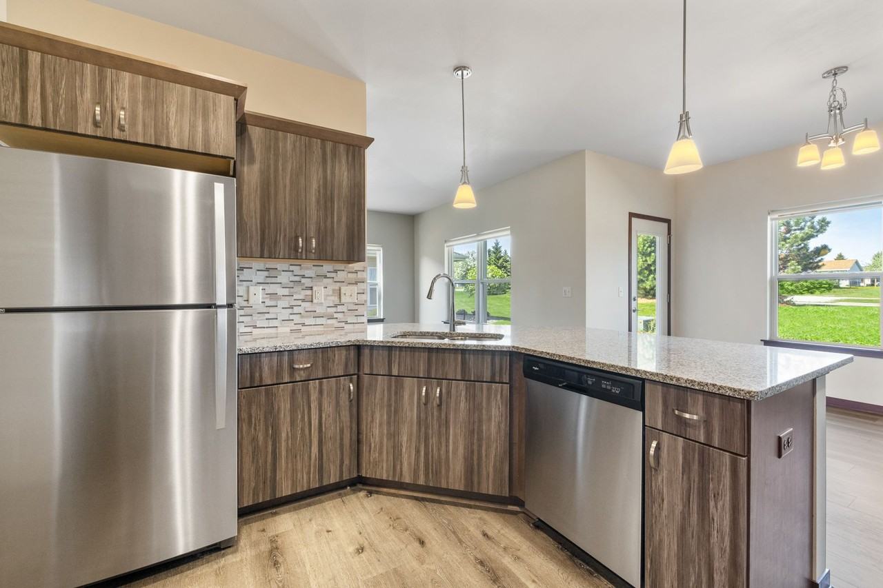 136 Arbor Point Ave - Photo 4 of 15