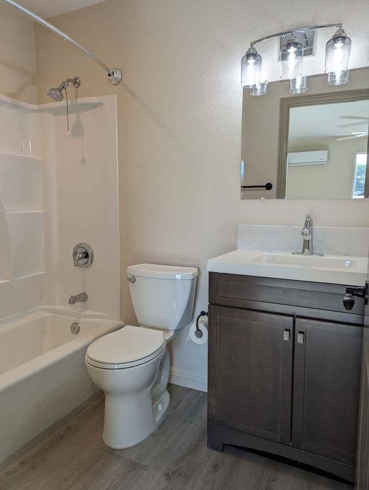 526 D St - Photo 4 of 7