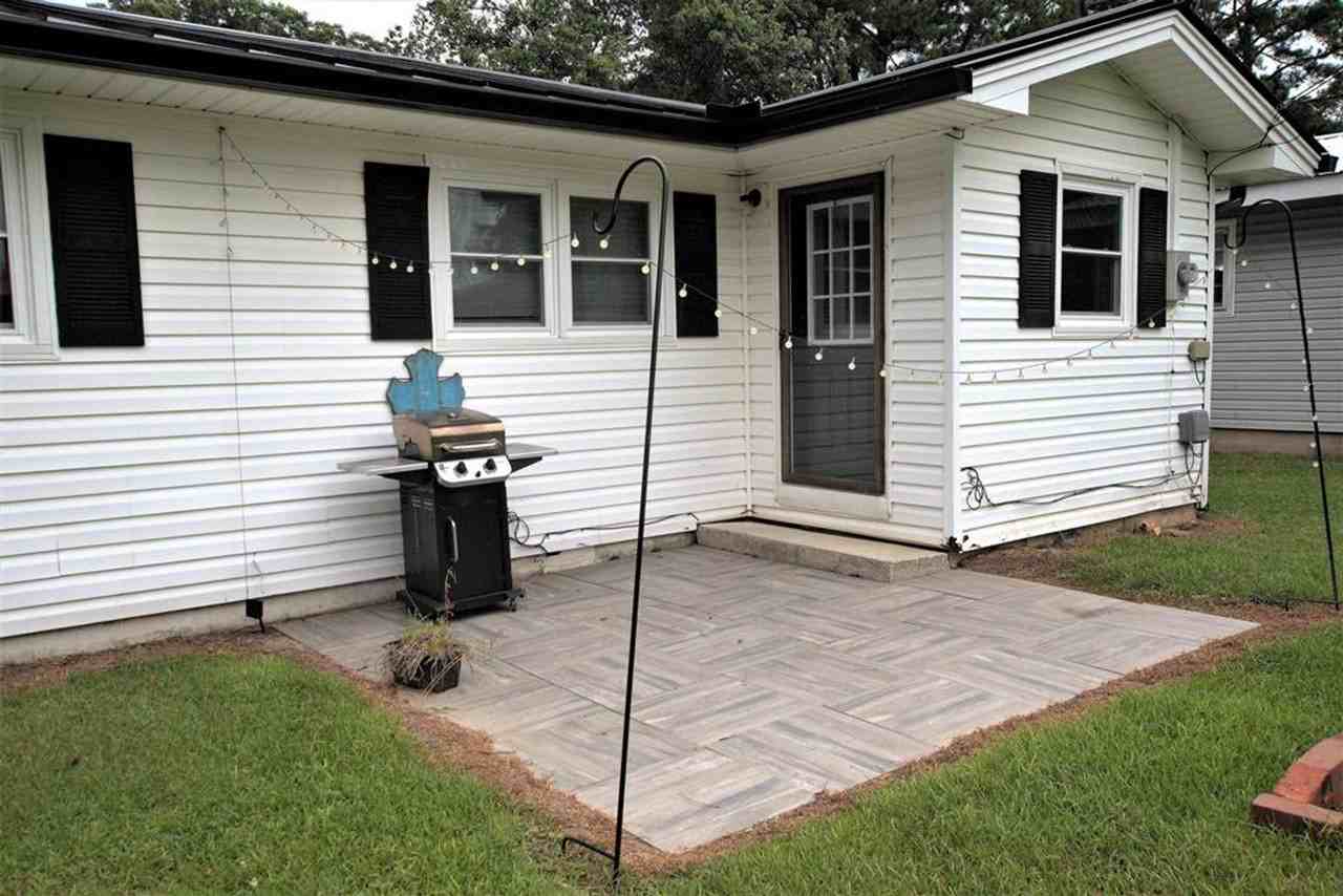 616 Alabama Ave Se - Photo 5 of 24