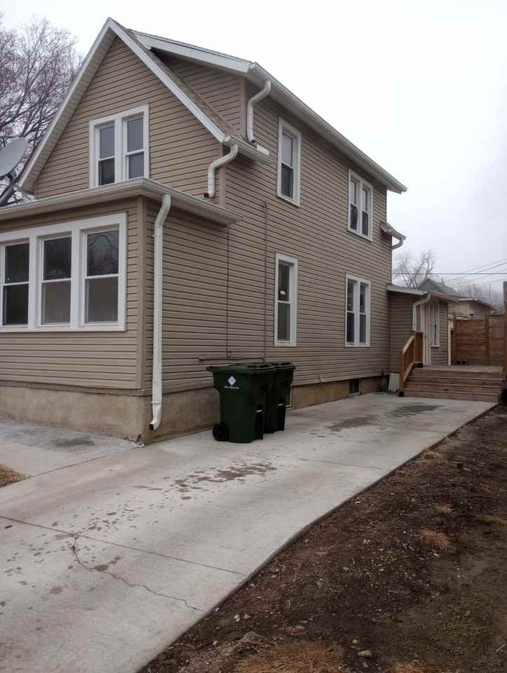 1223 24th St - Photo 2 of 19