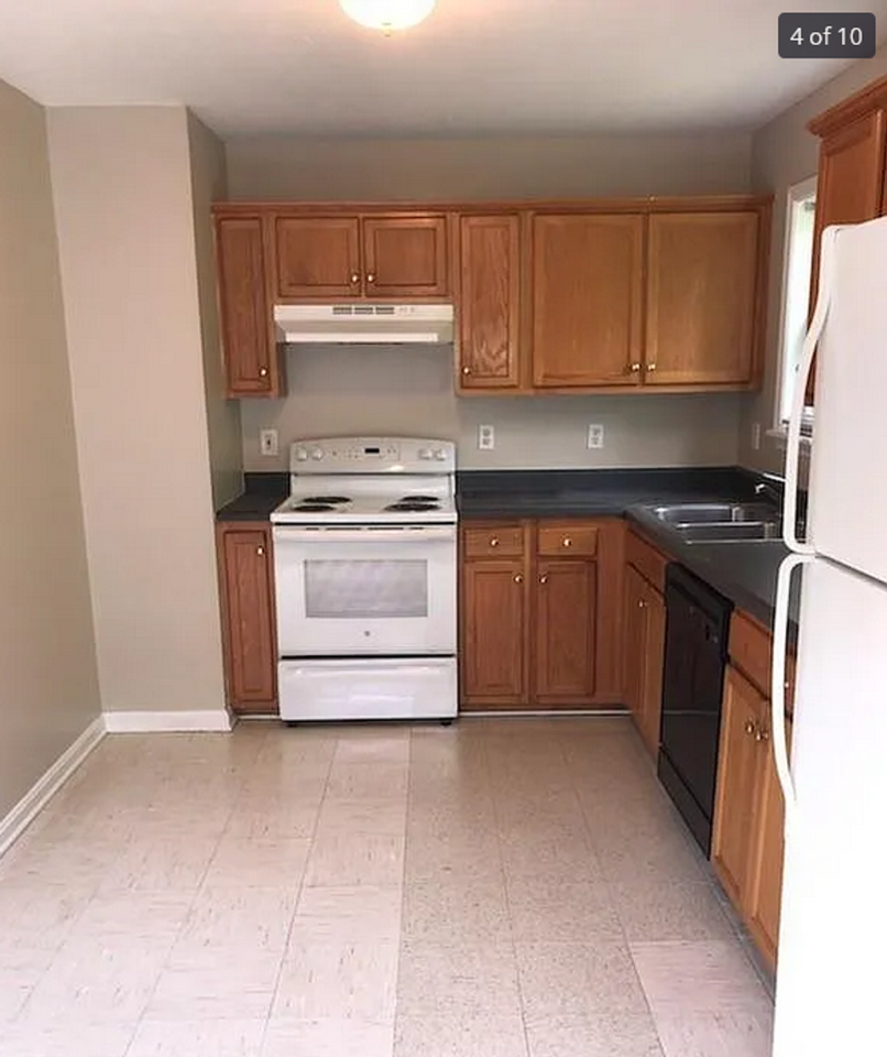429 S 29th St - Photo 4 of 10