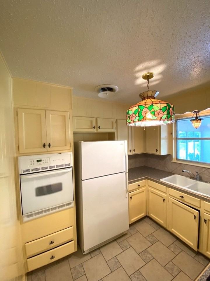 1512 S W S Young Dr - Photo 5 of 21