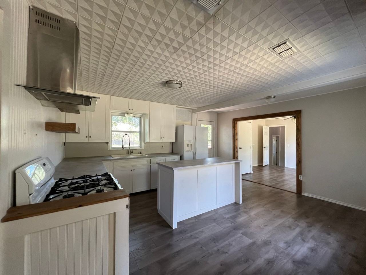 1435 W Groesbeck St - Photo 4 of 12