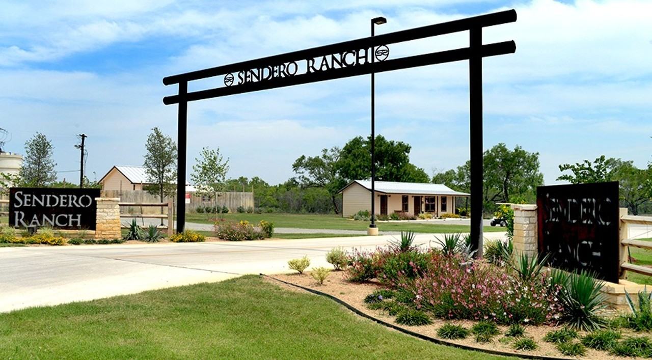 3558 Business 35 E - Photo 3 of 7