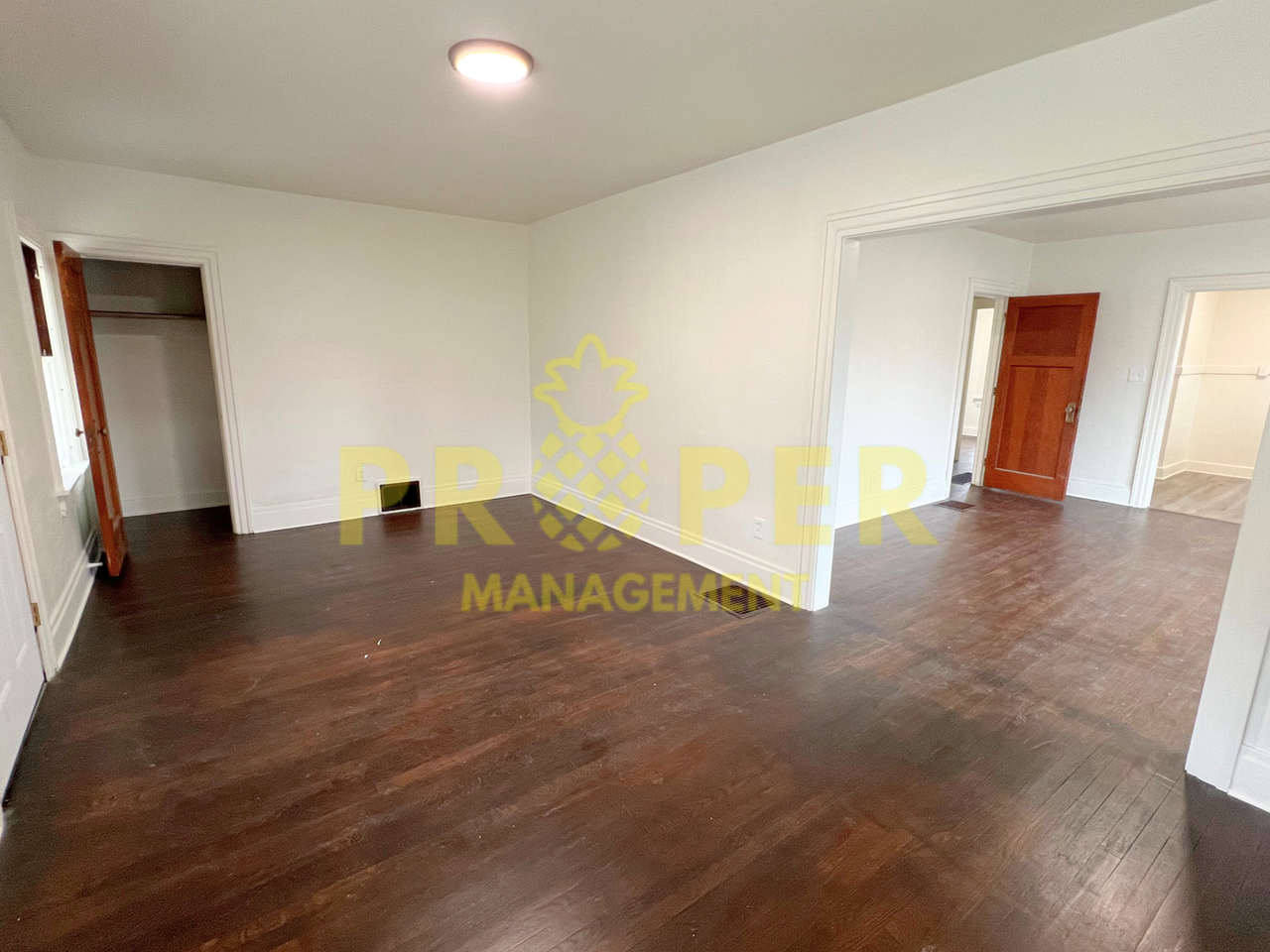 216 N Decker Ave - Photo 2 of 11