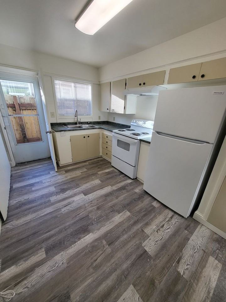 228 228/236 East Adams Street - 228 E. Adams - Photo 3 of 7