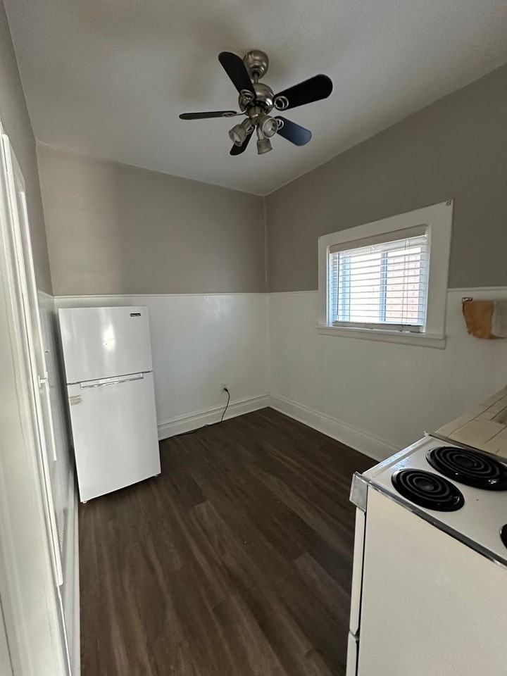 332 S University St - Photo 3 of 7