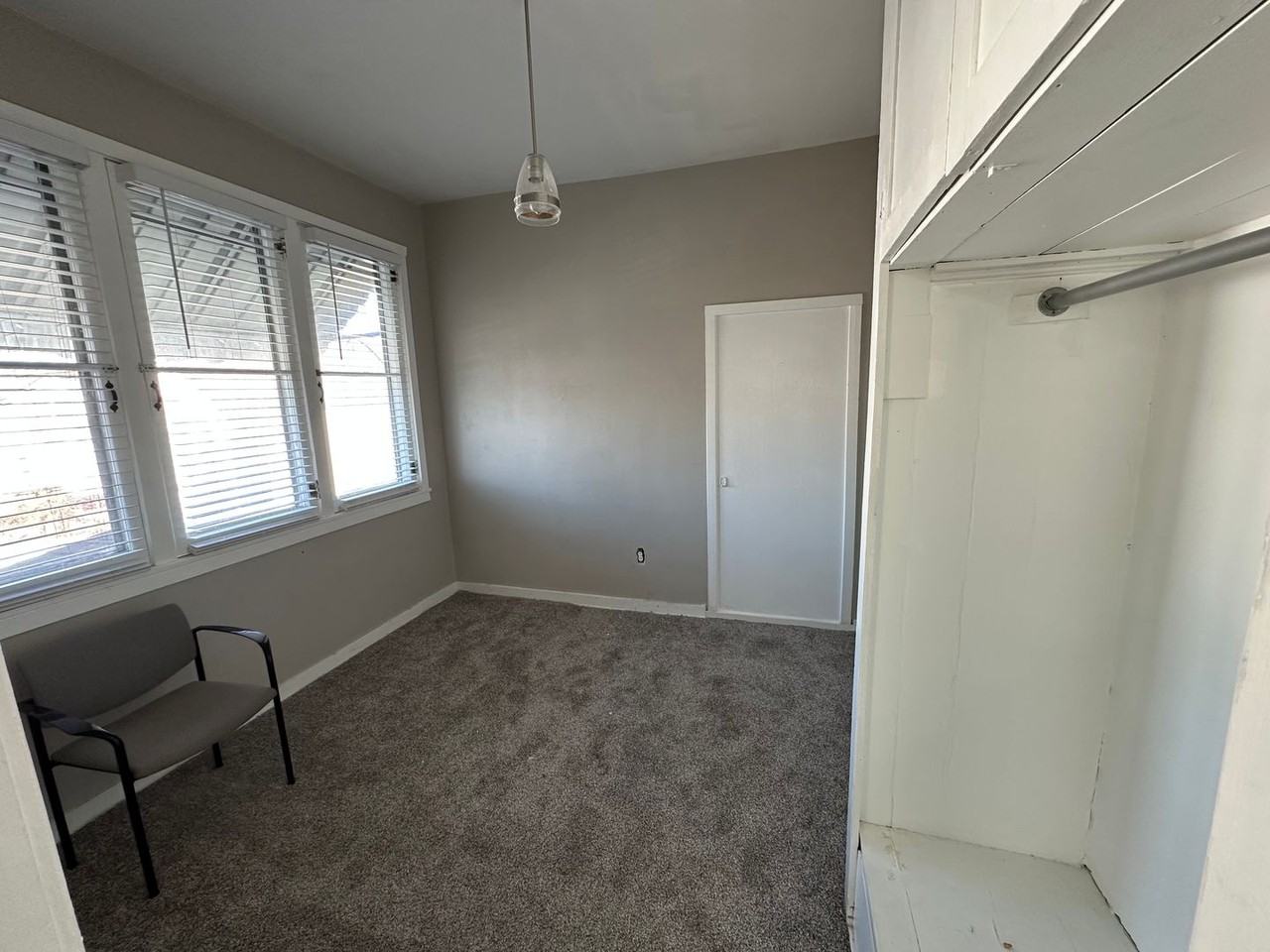 332 S University St - Photo 6 of 7