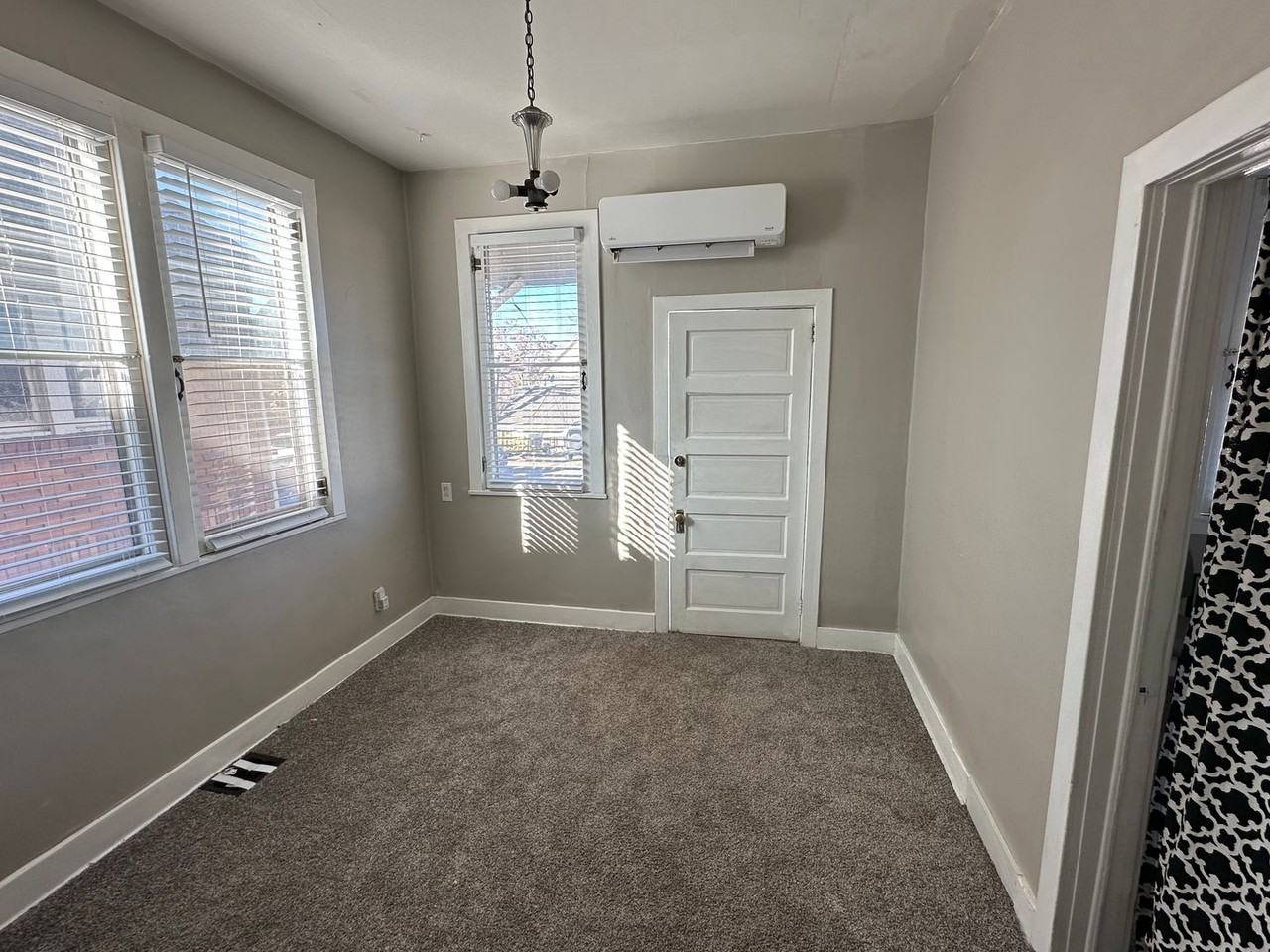 332 S University St - Photo 7 of 7