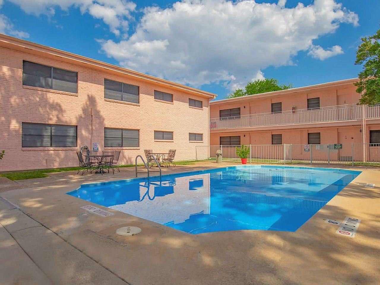 The Herwick Apt. - Photo 7 of 19