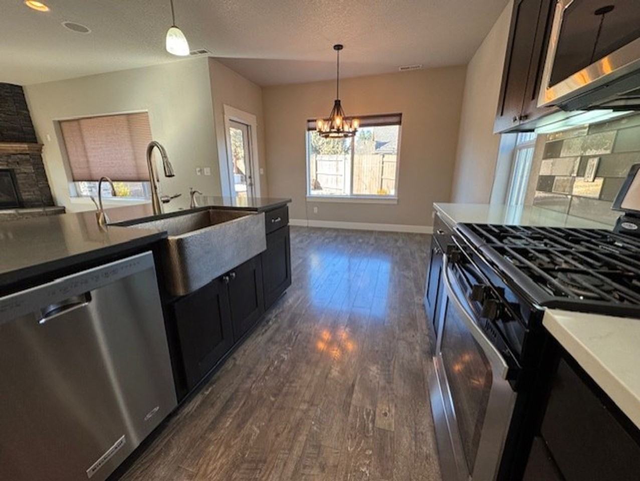 21308 Evelyn Ct - Photo 3 of 19