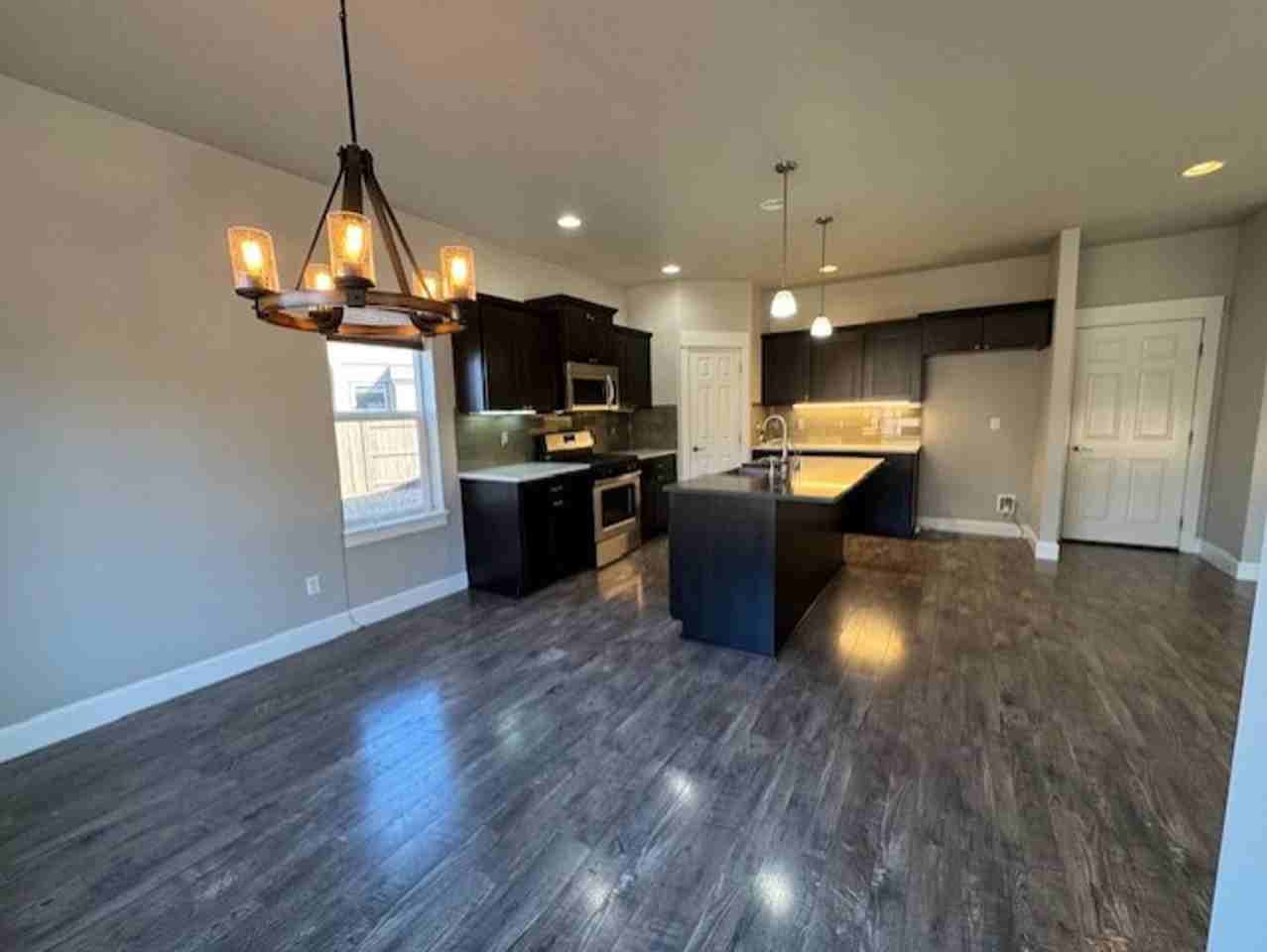 21308 Evelyn Ct - Photo 4 of 19