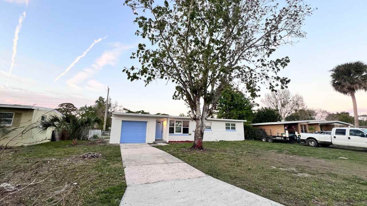 1212 Cypress Ln - Photo 2 of 41