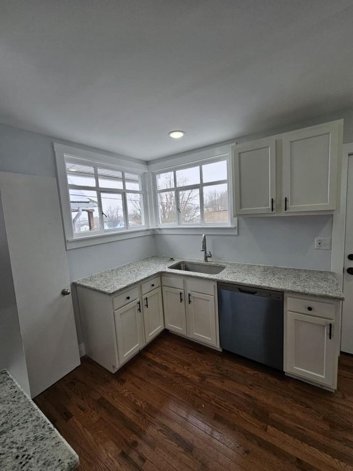 3115 Quay St - Photo 3 of 20