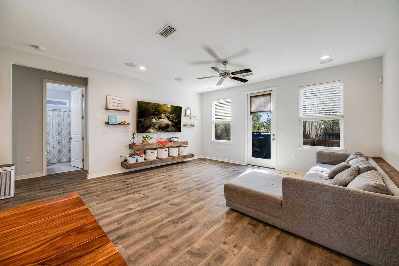 130 Creve Core Dr - Photo 4 of 34