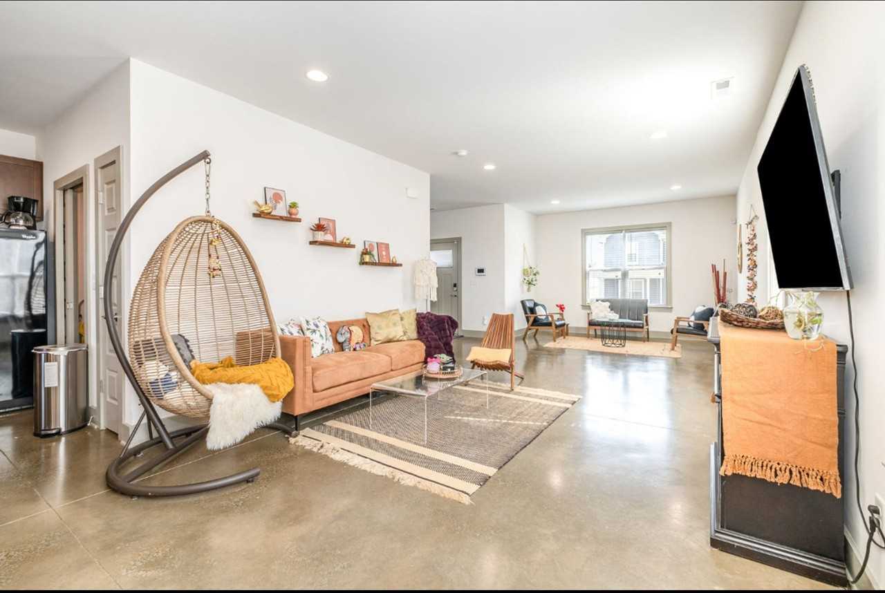 2140 15th Ave N - Photo 3 of 16