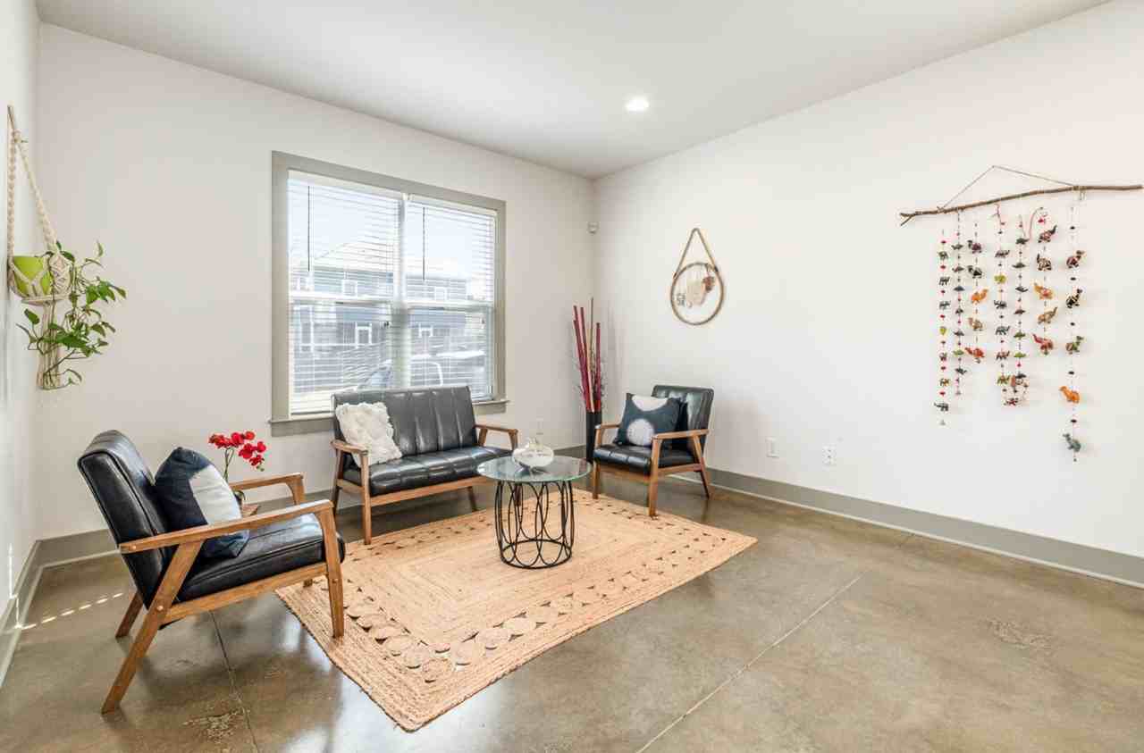 2140 15th Ave N - Photo 4 of 16