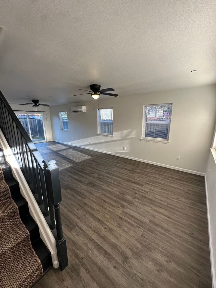 1321 Palm Ave - Photo 4 of 28