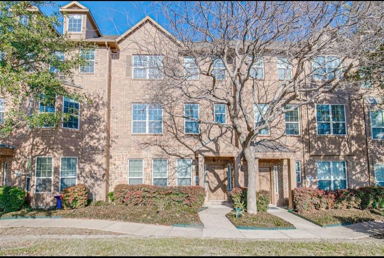 3916 Amberwood Dr