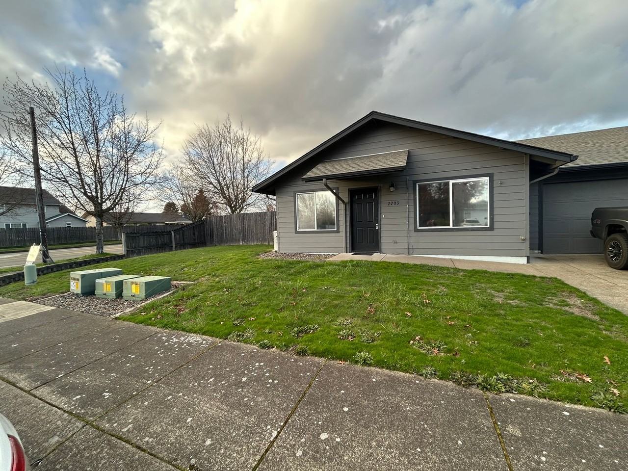 2703 Moraga Ave Se - Photo 2 of 28