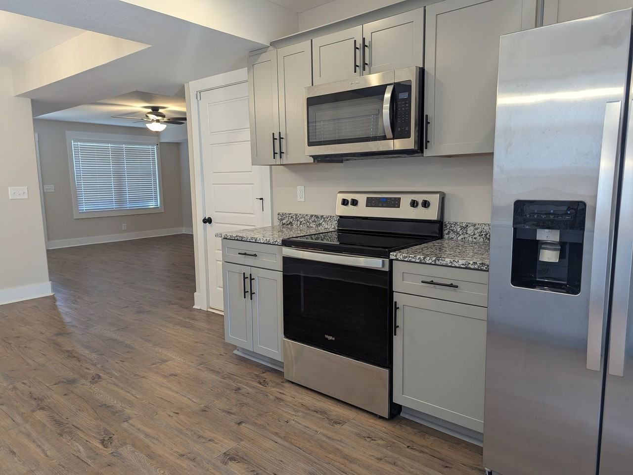 392 Martha Ln - Photo 3 of 18