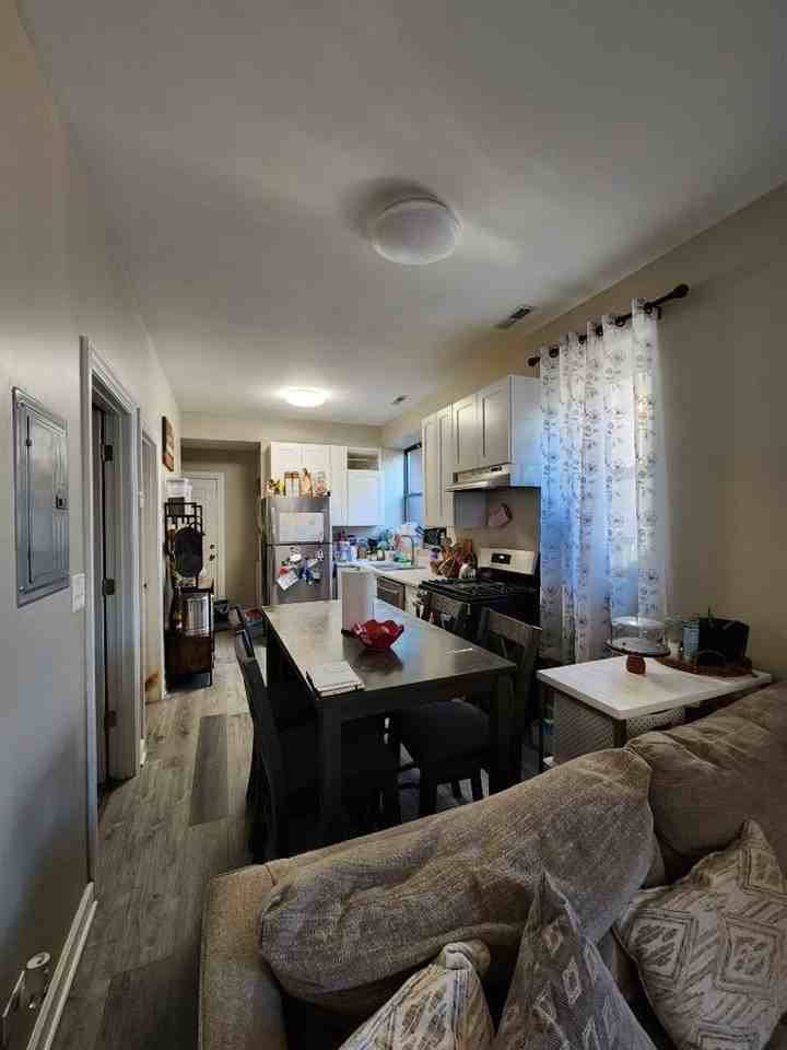 805 S. Bishop - Photo 7 of 28