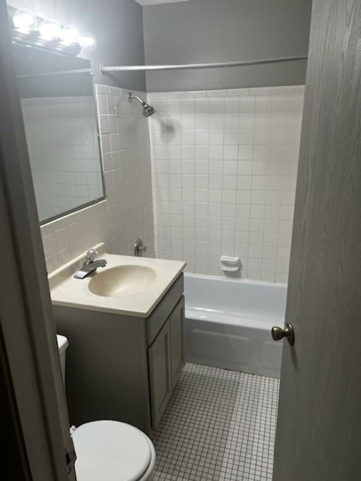 2525 Harriet - Photo 5 of 10