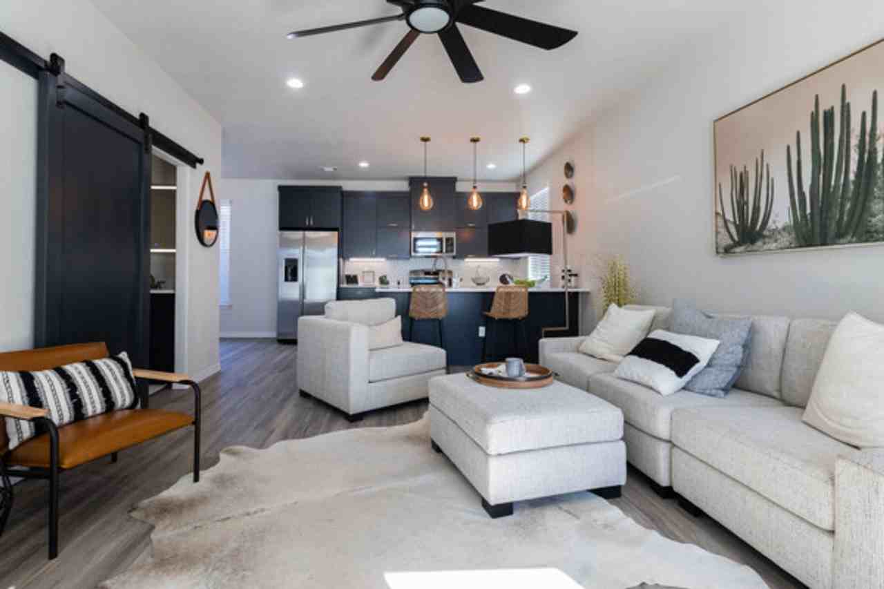 406 38th St #M - Photo 3 of 26