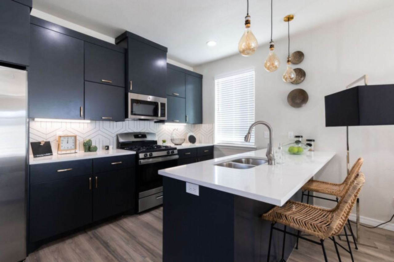 406 38th St #M - Photo 7 of 26