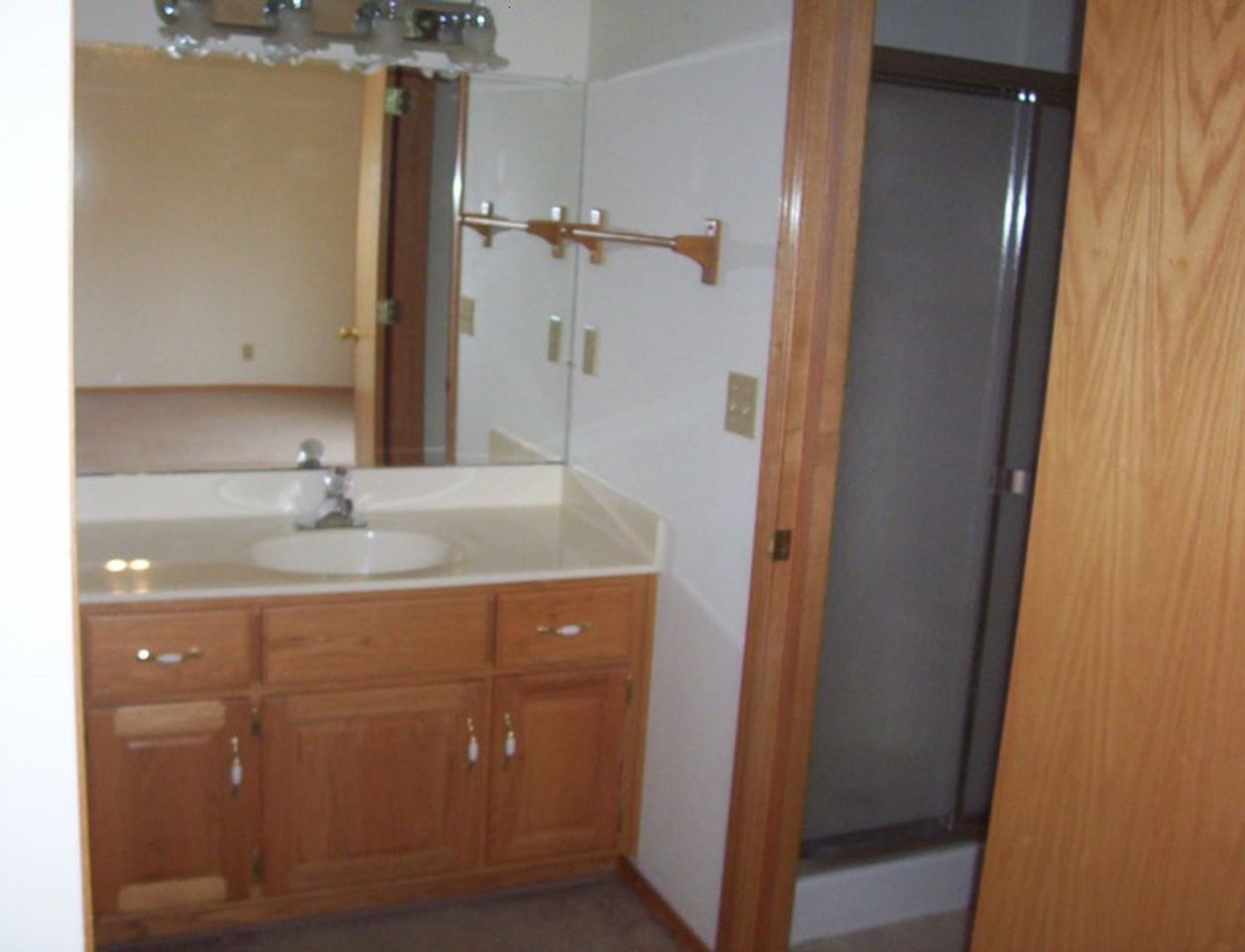 3422 W Montclair Ct - Photo 7 of 8